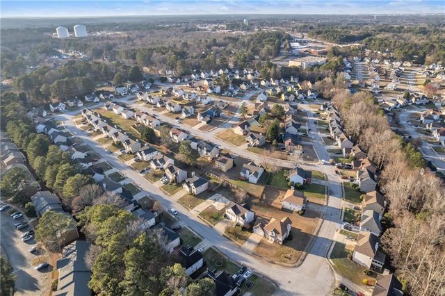 8039 Mustang Lane, Riverdale, GA 30274