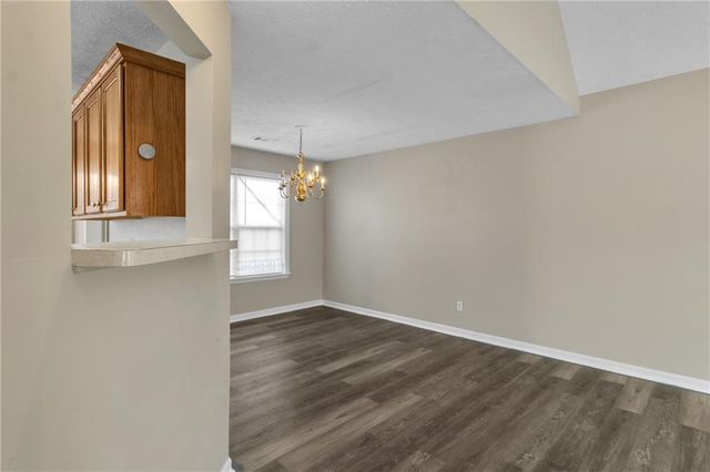 8039 Mustang Lane, Riverdale, GA 30274