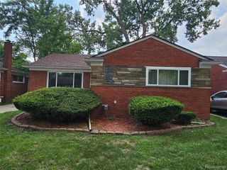 23091 SUSSEX Street, Oak Park, MI 48237