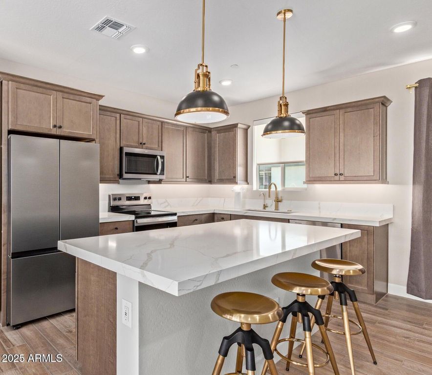 2121 W SONORAN DESERT Drive W 107, Phoenix, AZ 85085 — photo 5