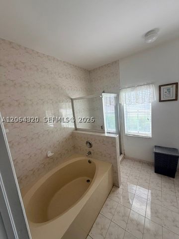 13654 SW 124th Ave Rd, Miami, FL 33186