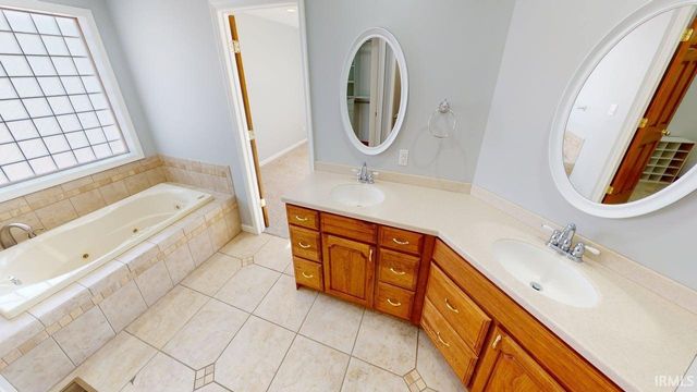 2800 N Baers Court, Monticello, IN 47960