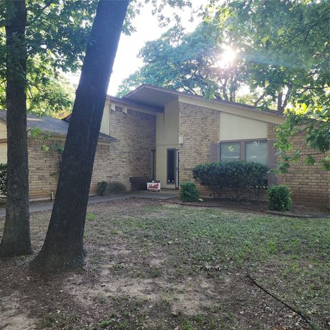 4515 Indian Oaks Trail, Arlington, TX 76017