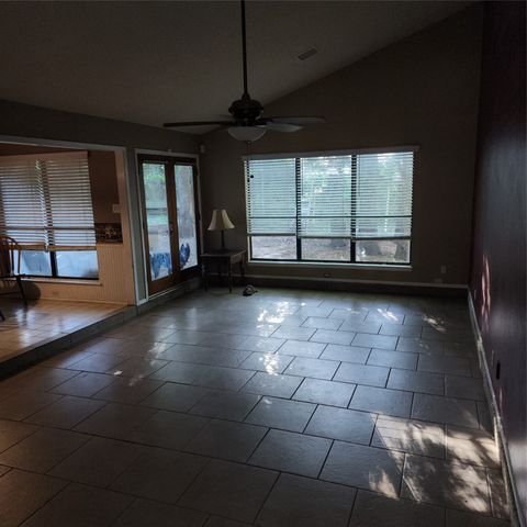 4515 Indian Oaks Trail, Arlington, TX 76017