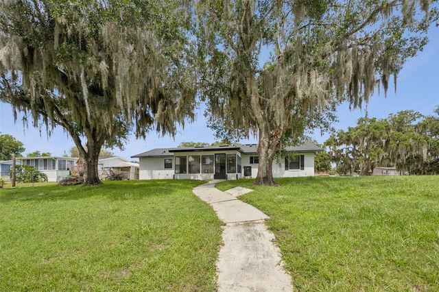 2082 SHADY LANE, Geneva, FL 32732