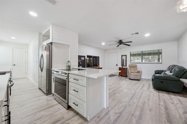 2082 SHADY LANE, Geneva, FL 32732