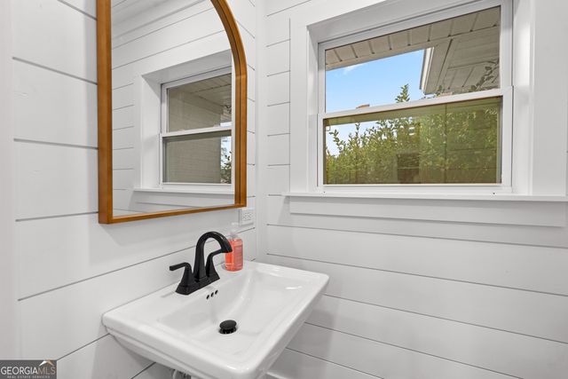 1367 Sharpsburg McCollum Road, Sharpsburg, GA 30277