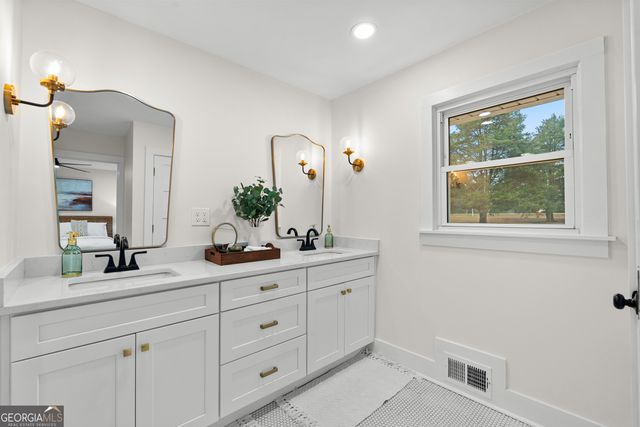 1367 Sharpsburg McCollum Road, Sharpsburg, GA 30277