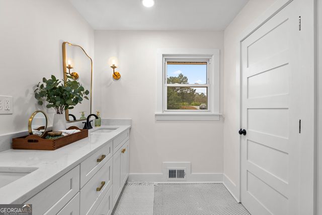 1367 Sharpsburg McCollum Road, Sharpsburg, GA 30277