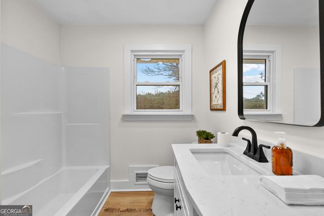 1367 Sharpsburg McCollum Road, Sharpsburg, GA 30277