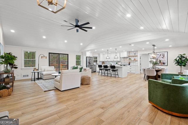 1367 Sharpsburg McCollum Road, Sharpsburg, GA 30277