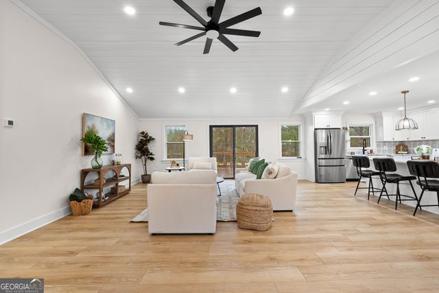 1367 Sharpsburg McCollum Road, Sharpsburg, GA 30277