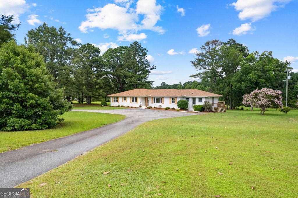 1367 Sharpsburg McCollum Road, Sharpsburg, GA 30277