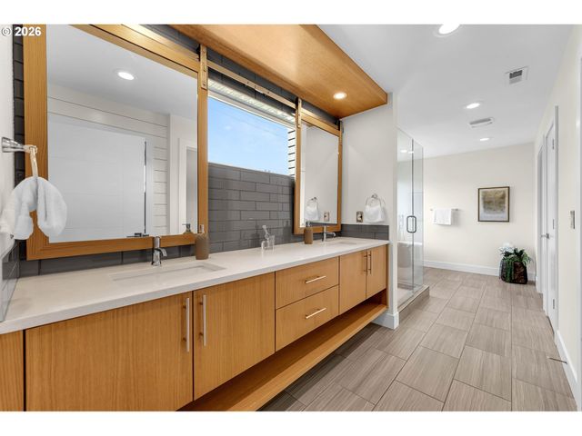 2750 Se 41ST Ave Se A&B, Portland, OR 97202