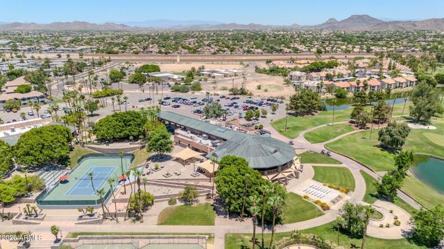 7401 W ARROWHEAD CLUBHOUSE Drive 2067, Glendale, AZ 85308
