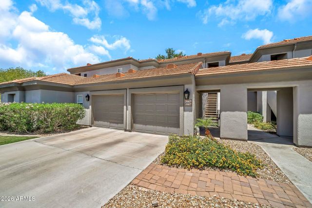 7401 W ARROWHEAD CLUBHOUSE Drive 2067, Glendale, AZ 85308
