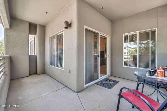 7401 W ARROWHEAD CLUBHOUSE Drive 2067, Glendale, AZ 85308