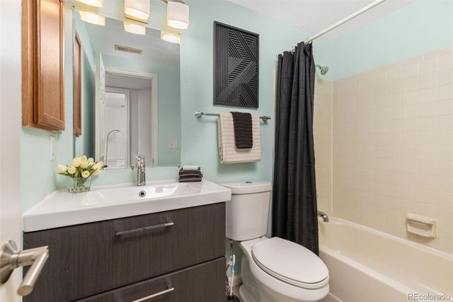 21504 Omaha Avenue, Parker, CO 80138