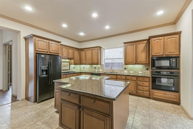 18743 Duke Lake Drive, Spring, TX 77388