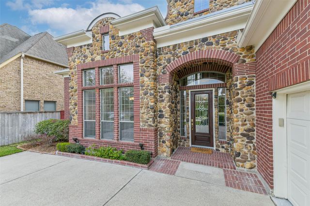 18743 Duke Lake Drive, Spring, TX 77388