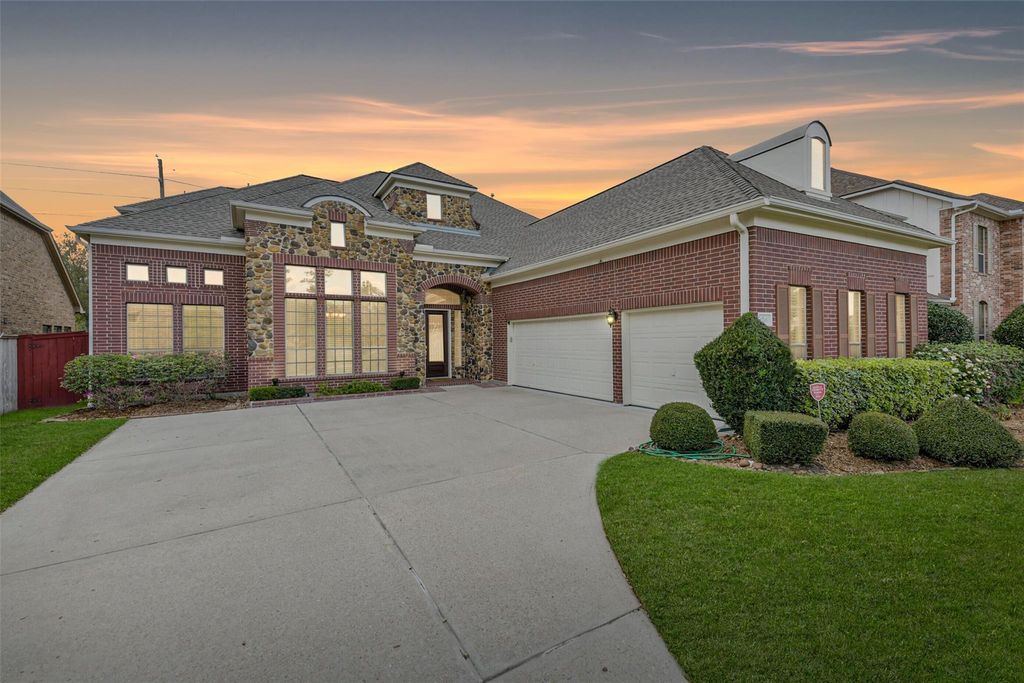 18743 Duke Lake Drive, Spring, TX 77388