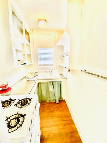 141 Ash Street, New Bedford, MA 02740