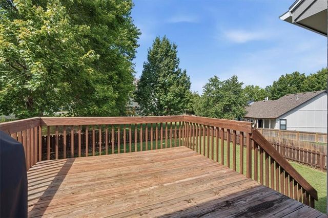 22010 W 51st Court, Shawnee, KS 66226