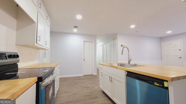 601 Melrose Drive, Forest Park, GA 30297