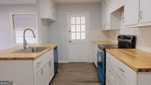 601 Melrose Drive, Forest Park, GA 30297