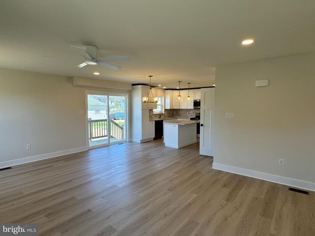 213 W HIGH ST, Clayton, NJ 08312