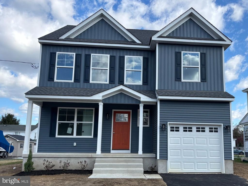 213 W HIGH ST, Clayton, NJ 08312