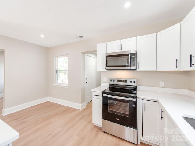 2025 Birchcrest Drive, Charlotte, NC 28205