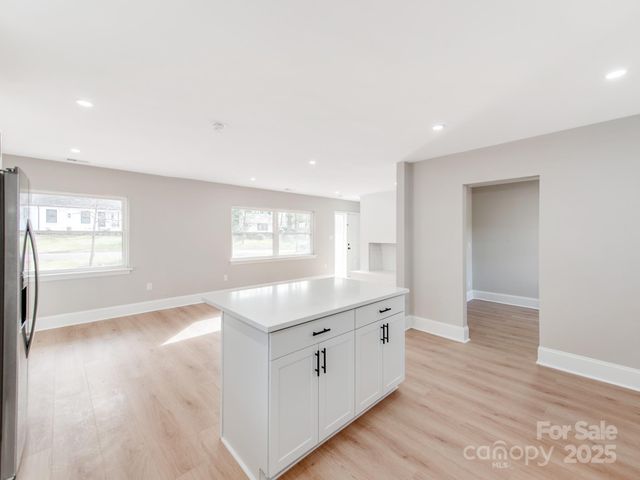 2025 Birchcrest Drive, Charlotte, NC 28205