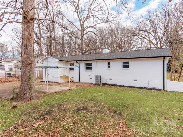 2025 Birchcrest Drive, Charlotte, NC 28205