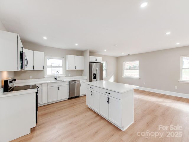 2025 Birchcrest Drive, Charlotte, NC 28205