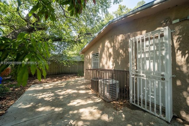 5545 NW 3rd Ave E, Miami, FL 33127