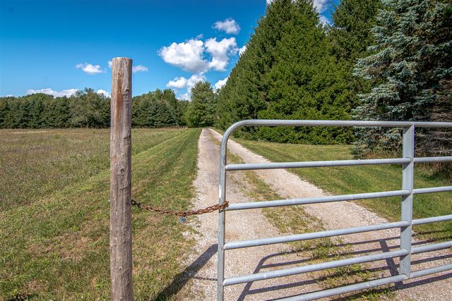 1442 W Tyler Road, Hart, MI 49420