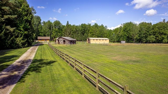 1442 W Tyler Road, Hart, MI 49420