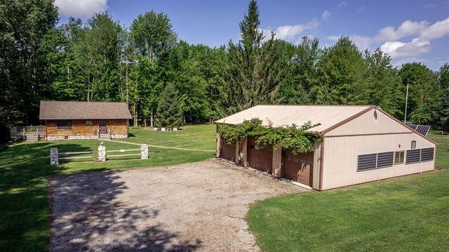 1442 W Tyler Road, Hart, MI 49420