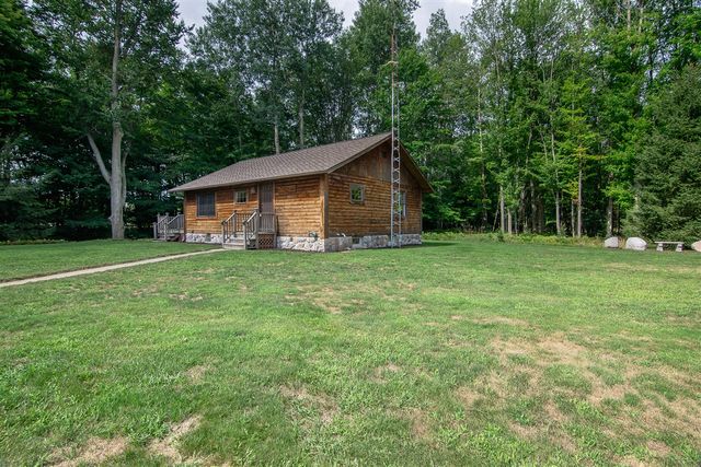 1442 W Tyler Road, Hart, MI 49420