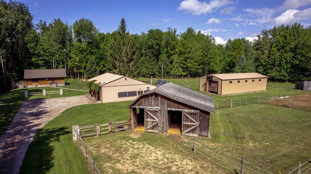 1442 W Tyler Road, Hart, MI 49420