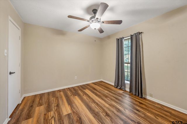 226 Colonial Cir, Athens, TX 75751