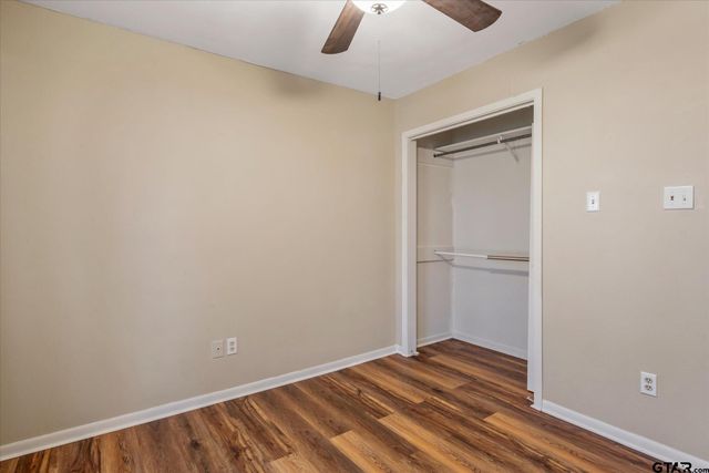 226 Colonial Cir, Athens, TX 75751