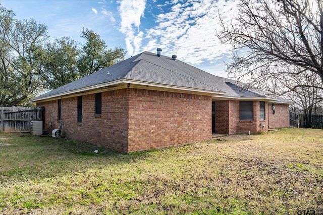 226 Colonial Cir, Athens, TX 75751