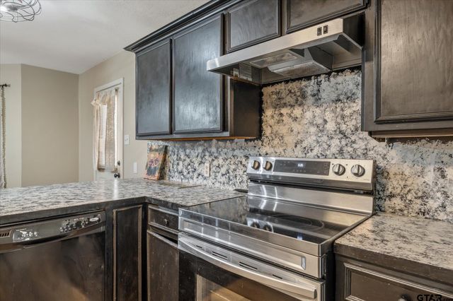 226 Colonial Cir, Athens, TX 75751