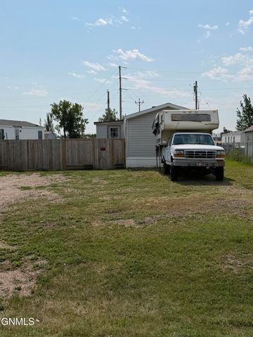 233 4th Street SE, Tioga, ND 58852 property photo