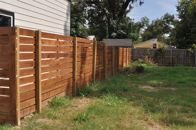 3520 Carl Street, Dallas, TX 75210