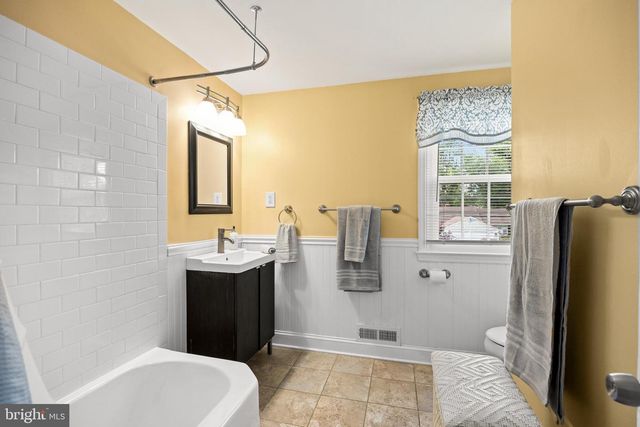 450 PELHAM RD, Cherry Hill, NJ 08034
