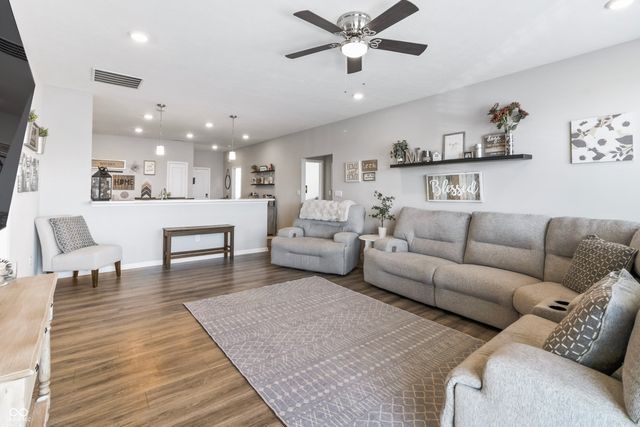 6664 Dunkirk Drive, Mccordsville, IN 46055