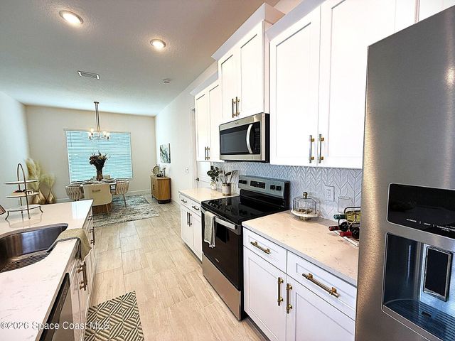 530 Janus Road NE, Palm Bay, FL 32907